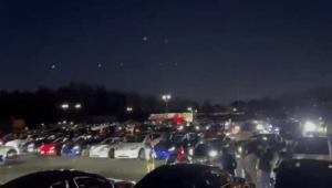 Tesla Araçlarından Işık Gösterisi